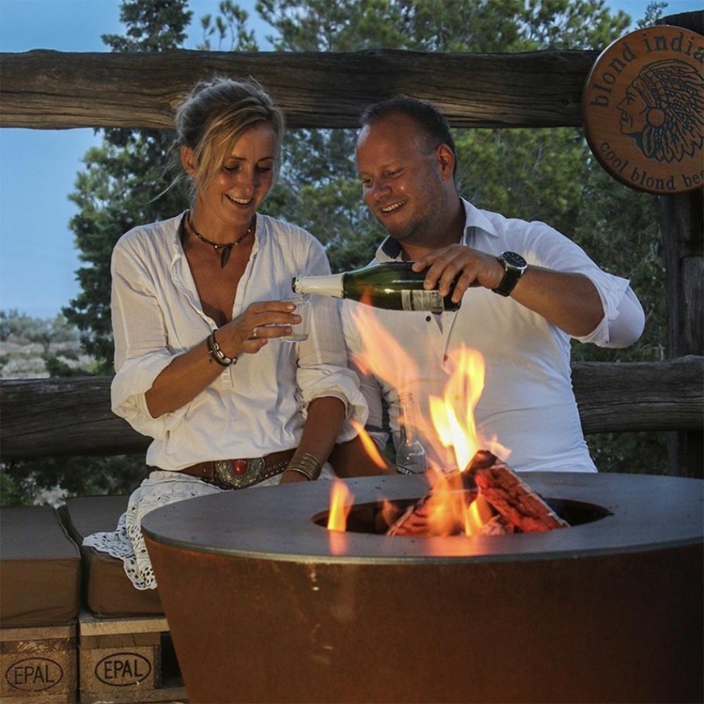 Arteflame Classic 40″ — Round Base Flat-Top Grill & Fire Bowl (CORTEN Steel)
